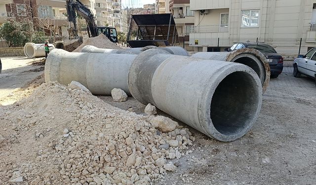 Altyapı çalışmalarında 2 işçi göçük altında kaldı