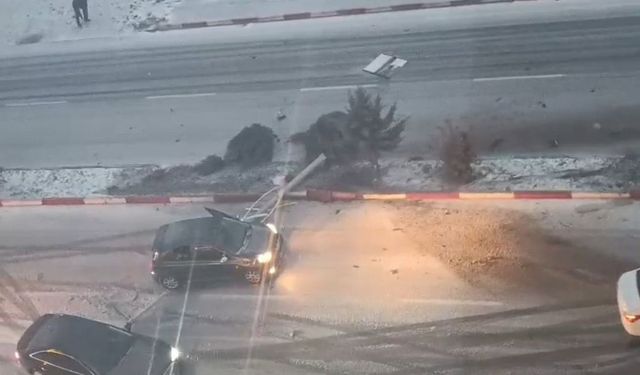 Kayganlaşan Yolda 6 Araçlı Zincirleme Kaza