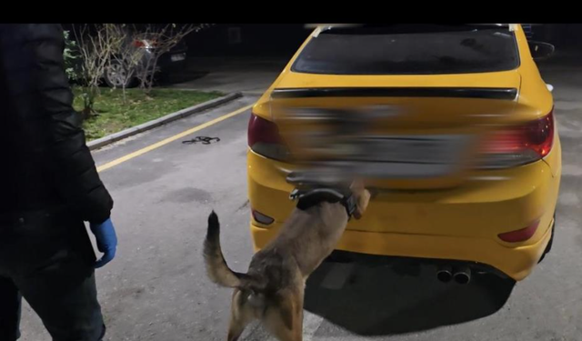 Şüpheli görülen takside 3 kilo metamfetamin ele geçirildi