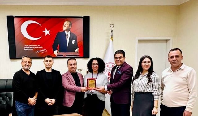 Cizre Devlet Hastanesi’nde uzmana emekleri için teşekkür