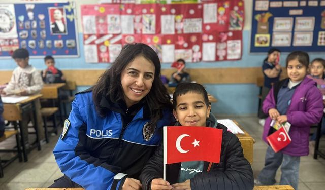 Cizre Polisi İlk Derste Öğrencilerle Buluştu