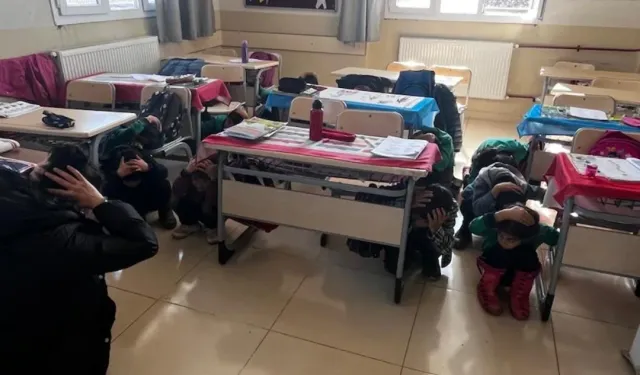 AFAD Ekipleri, Köy Okullarında Afet Eğitimi Verdi