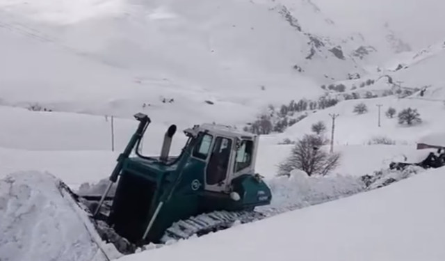 Beytüşşebap’ta Kar, Köy Yollarını Kuşattı
