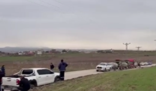 Siirt'te vatandaşlar ağır tonajlı araçlar nedeniyle yolu kapattı