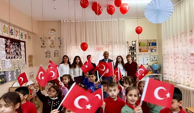 Eğitimde İkinci Dönem Şırnak’ta Bayrak Sevgisiyle Başladı