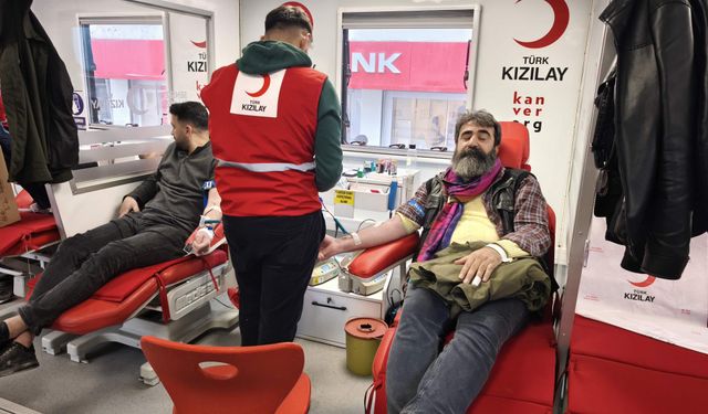 Gazetecilerden Deprem Şehitleri Anısına Kan Bağışı