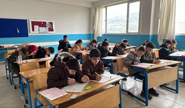 Şırnak’ta Binlerce Öğrenci Siyer Yarışmasında Buluştu