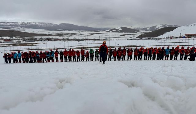 Şırnaklı AFAD eğitmeni Van’da göğsümüzü kabartıyor