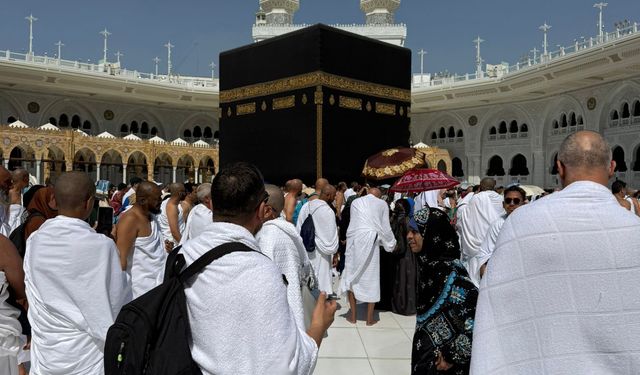 Umrede Renkler ve Diller Aynı Kıblede Buluştu