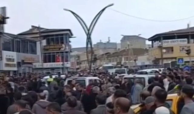 İki grup arasında taşlı sopalı kavga: 3 yaralı