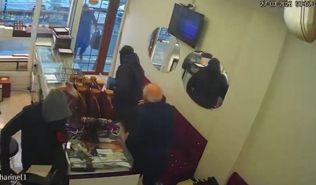 Silahlı kuyumcu soygunu, 1,5 kilo altın çalıp kaçtılar
