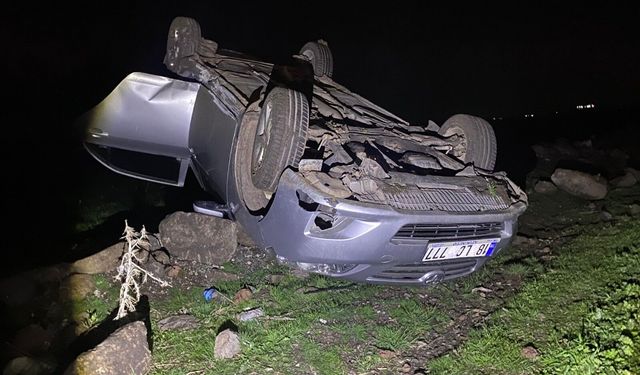 Trafik kazasında aynı aileden 5 kişi yaralandı