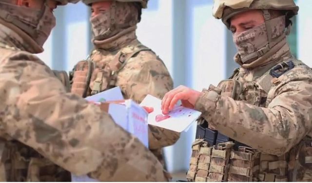 Şırnak’ta Öğrencilerden Mehmetçiğe Mektup Sevinci