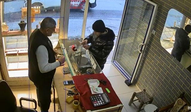 “Bakabilir miyim?” Dedi, 60 Bin Liralık Yüzüğü Alıp Kaçtı