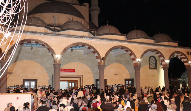 Şırnaklı Çocuklardan Fener Alayı ve Ramazan Şenliği