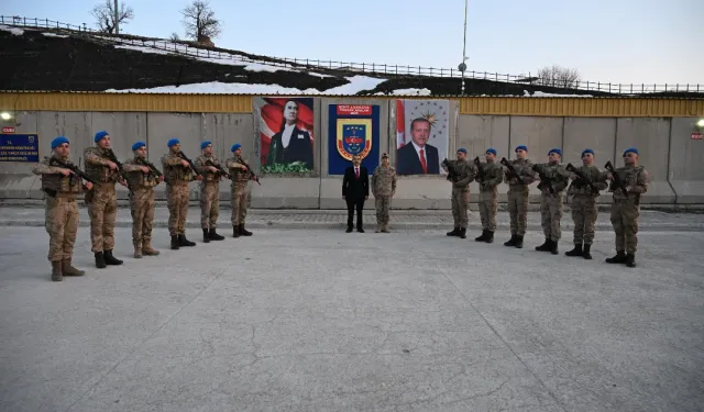 Vali Ekici, Cudi Dağı’nda Mehmetçiklerle İftar Yaptı