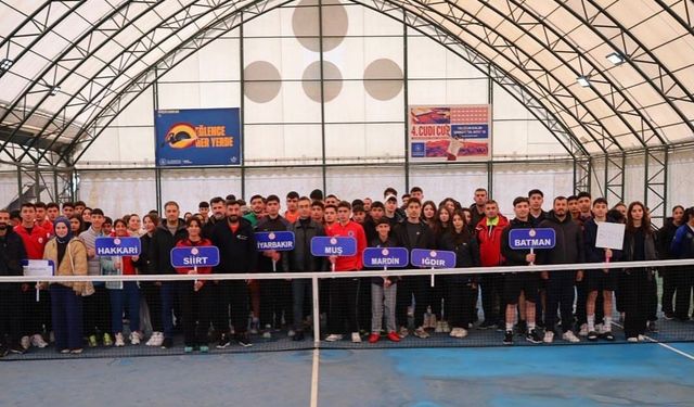 Şırnak’ta Tenis Heyecanı, 140 Sporcu Kortta