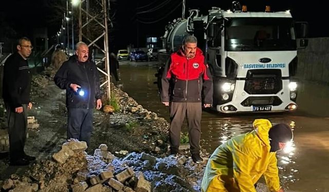 Başkan Tatar ekiplerle sabaha kadar sahada