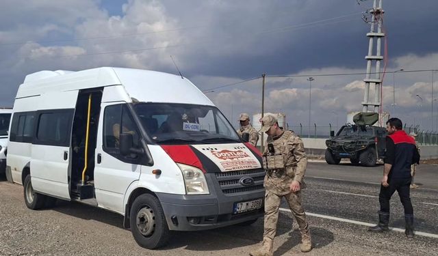 İdil’de araçlar tek tek durduruldu, belgeler kontrol edildi