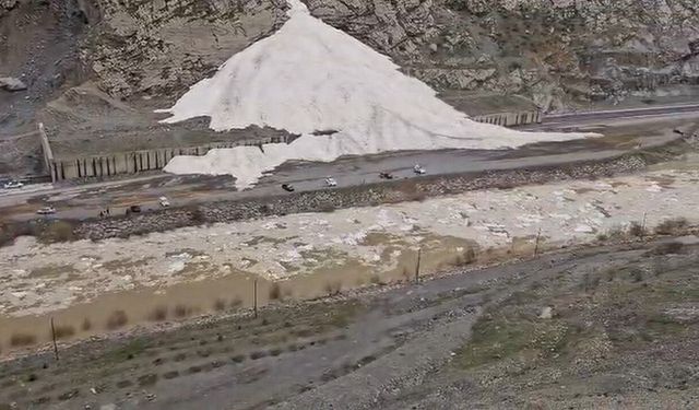 Sümbül Dağı’nda çığ devam ediyor