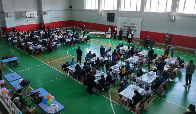 180 öğrenci zekâ oyunlarında ter döktü