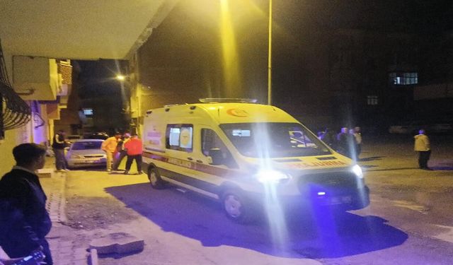 Araç içerisinde yanıcı madde alev aldı, 3 yaralı