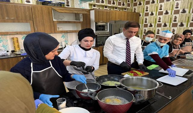 Gençlere meslek kapısı, aşçı yardımcılığı kursuna yoğun ilgi