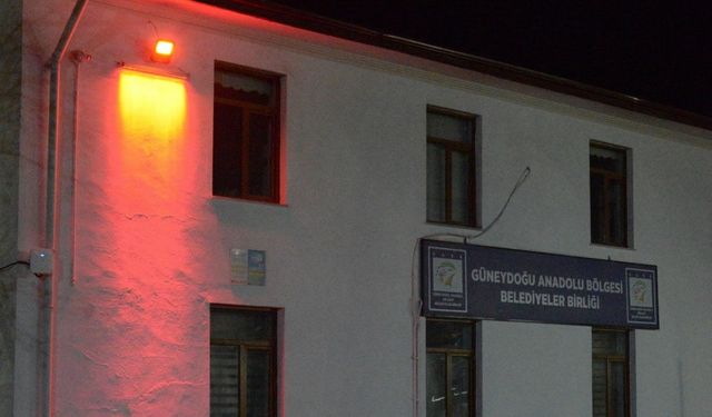 Otizm İçin Binalar Işıklarla Aydınlatıldı