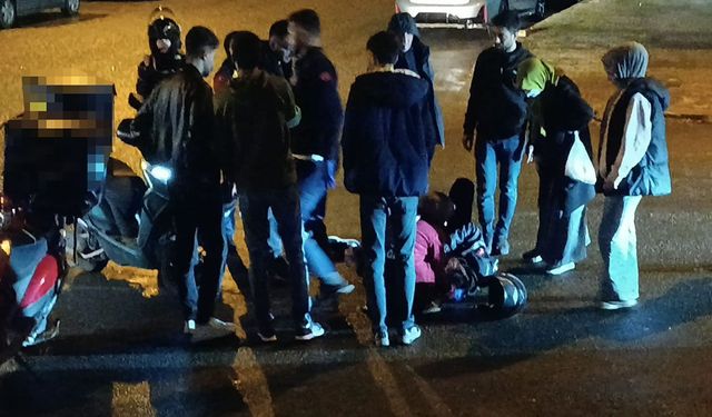 Kontrolden Çıkan Motosiklet Kurye Yaraladı
