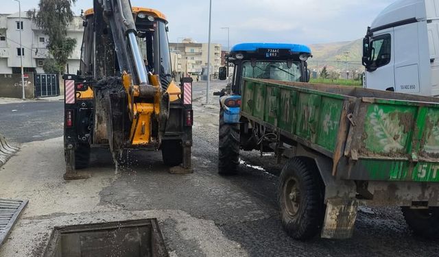 Cizre’de Yağış Sonrası Ekipler Seferber Oldu