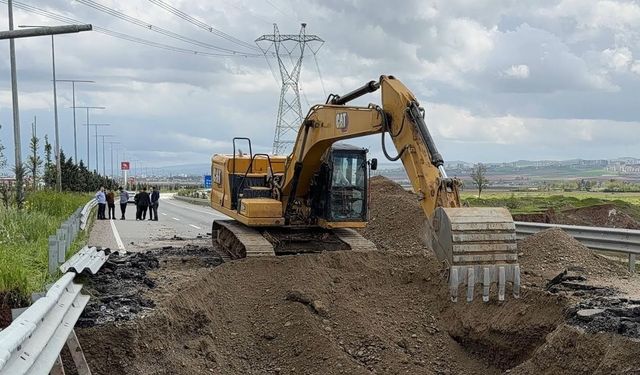 Yağış nedeniyle yol çöktü, çevre yolu ulaşıma kapatıldı