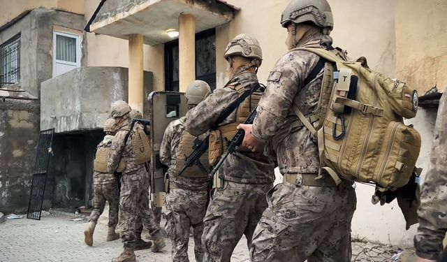 Kaçakçılık şebekesine operasyon 7 gözaltı, 4 tutuklama