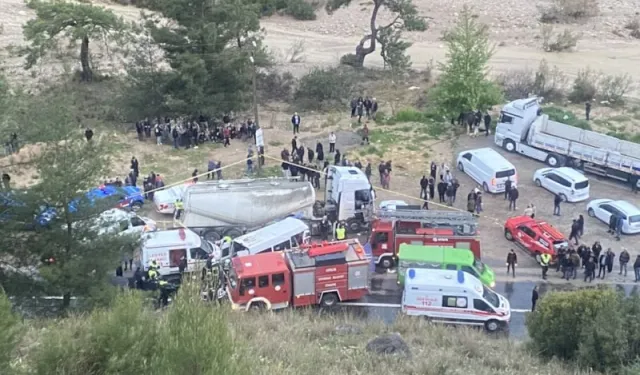 Tarım İşçilerini Taşıyan Minibüs Kaza Yaptı, 7 Ölü