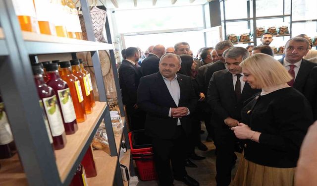 Türkiye’nin ilk ‘ekolojik market’i açıldı