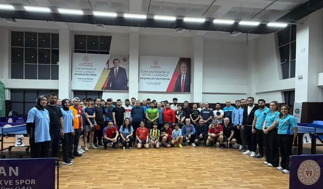 Van Masa Tenisi Ligi devam ediyor