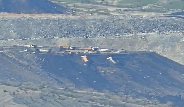 Şırnak’ta toprak kayması, 2 araç şarampole yuvarlandı