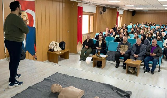 Uludere'de İlk Yardım Eğitimi Tamamlandı