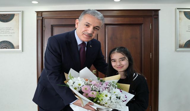 Minik Ela Naz, valilik koltuğuna oturdu