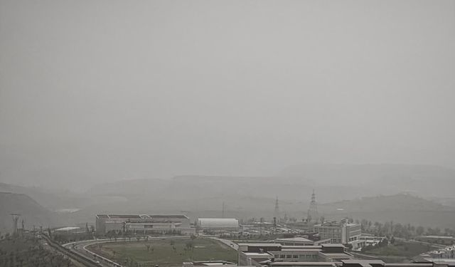 Şırnak'ta Yoğun Toz Taşınımı Etkili Oluyor