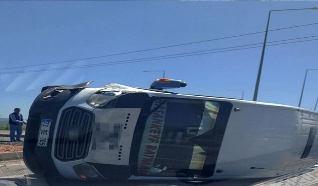 Minibüs ile otomobil çarpıştı, 5 yaralı