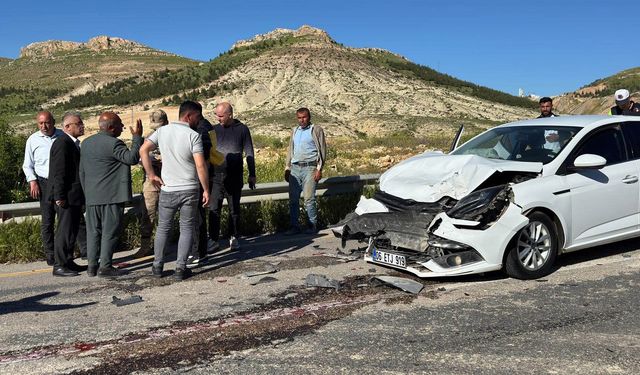 Mardin’de iki araç çarpıştı: 1 yaralı