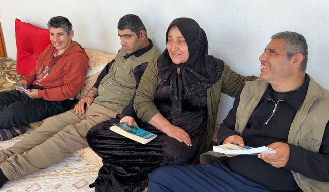 38 yıldır 4 engelli evladına gözü gibi bakıyor
