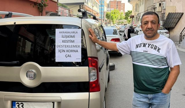Akrabalarıyla kestiği ilişkisini trafiğe taşıyarak duyurdu