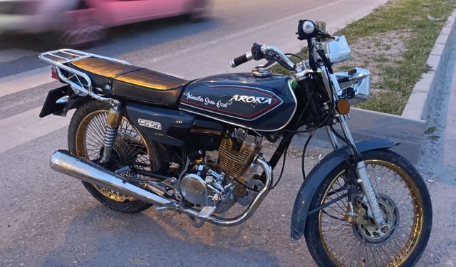 Motosikletle bisikletin çarpıştığı kazada 2 kişi yaralandı