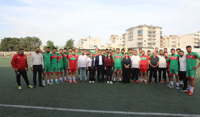 Cizre Belediyespor Şampiyonluğunu Kutluyor