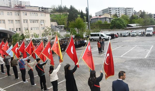 Şırnak’ta Gençlik Haftası Çelenk Sunma Töreniyle Başladı