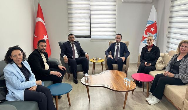 Ak Parti’den Gazeteciler cemiyetine ziyaret