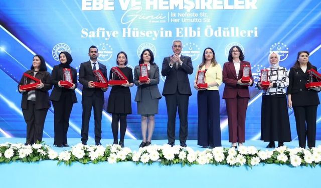 Hemşireler Günü’nde Şırnaklı Personele Hizmet Ödülü