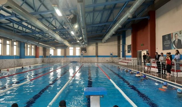 Silopi’de 1200 Öğrenciye Spor Desteği