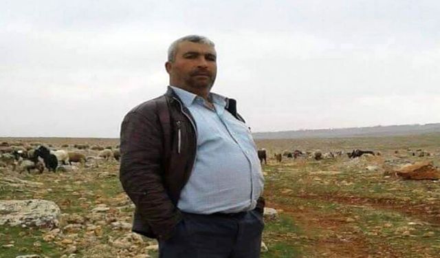 Devrilen traktörün altında kalan sürücü hayatını kaybetti